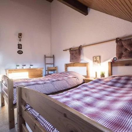 Duplex 4 Personnes Avec Balcon A Lary Village - Fr-1-296-182 *