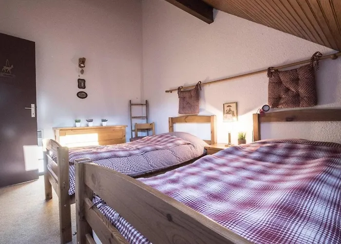 Duplex 4 Personnes Avec Balcon A Lary Village - Fr-1-296-182 *