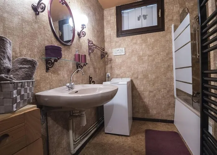 Duplex 4 Personnes Avec Balcon A Lary Village - Fr-1-296-182